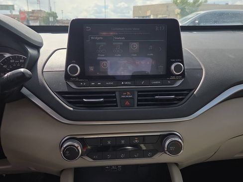 Used 2021 Nissan Altima 2.5 SV FWD image 15