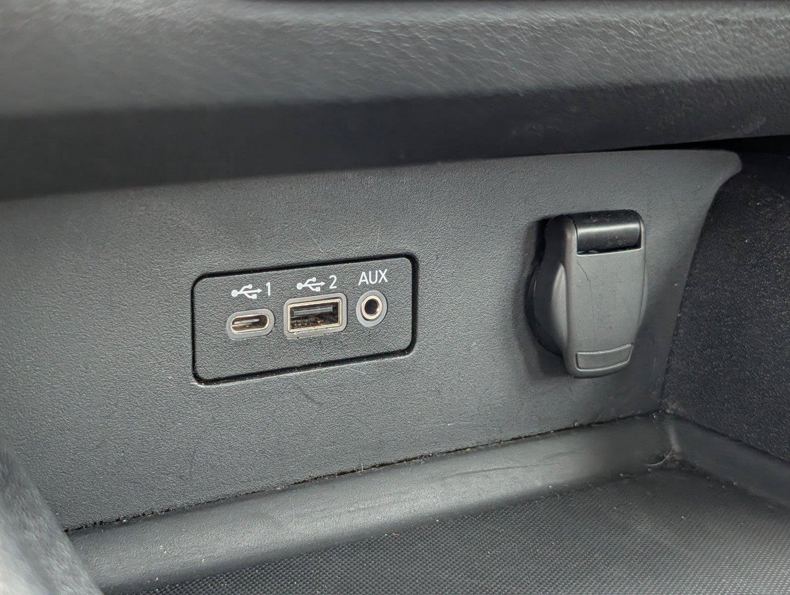 Used 2025 Nissan Altima 2.5 SV FWD image 19