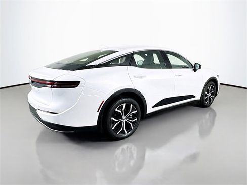 Used 2026 Toyota Crown XLE image 6