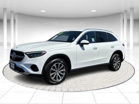Used 2024 Mercedes-Benz GLC 300 image 1