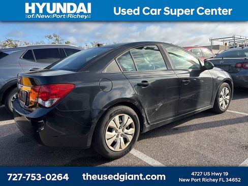 Used 2014 Chevrolet Cruze LS image 3