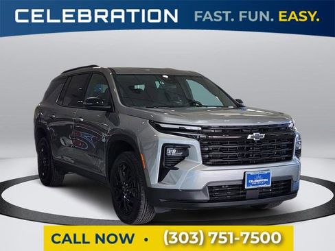 Used 2025 Chevrolet Traverse LT w/ Midnight/Sport Edition image 5