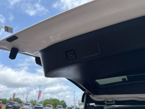 Used 2020 Lincoln Navigator L Reserve w/ Equipment Group 208A Reserve image 9