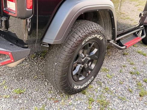 Used 2023 Jeep Wrangler Sport AWD/4WD image 16