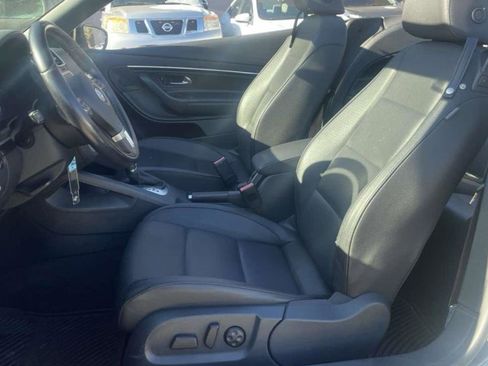 Used 2013 Volkswagen Eos image 2