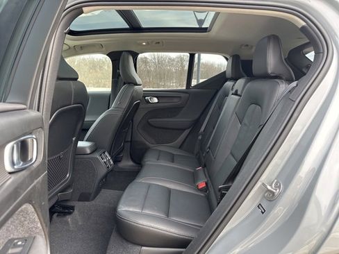 Certified 2024 Volvo XC40 B5 Core image 13