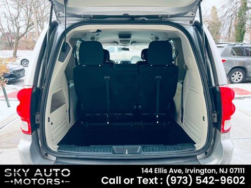 Used 2014 Dodge Grand Caravan SXT image 11