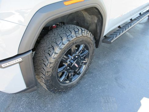 Certified 2024 GMC Sierra 2500 AT4 AWD/4WD image 15