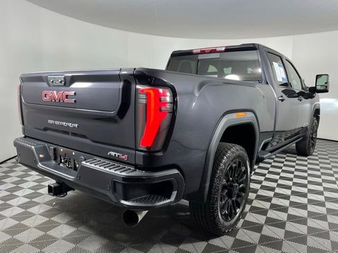 Used 2025 GMC Sierra 2500 AT4 w/ AT4 Premium Plus Package AWD/4WD image 12
