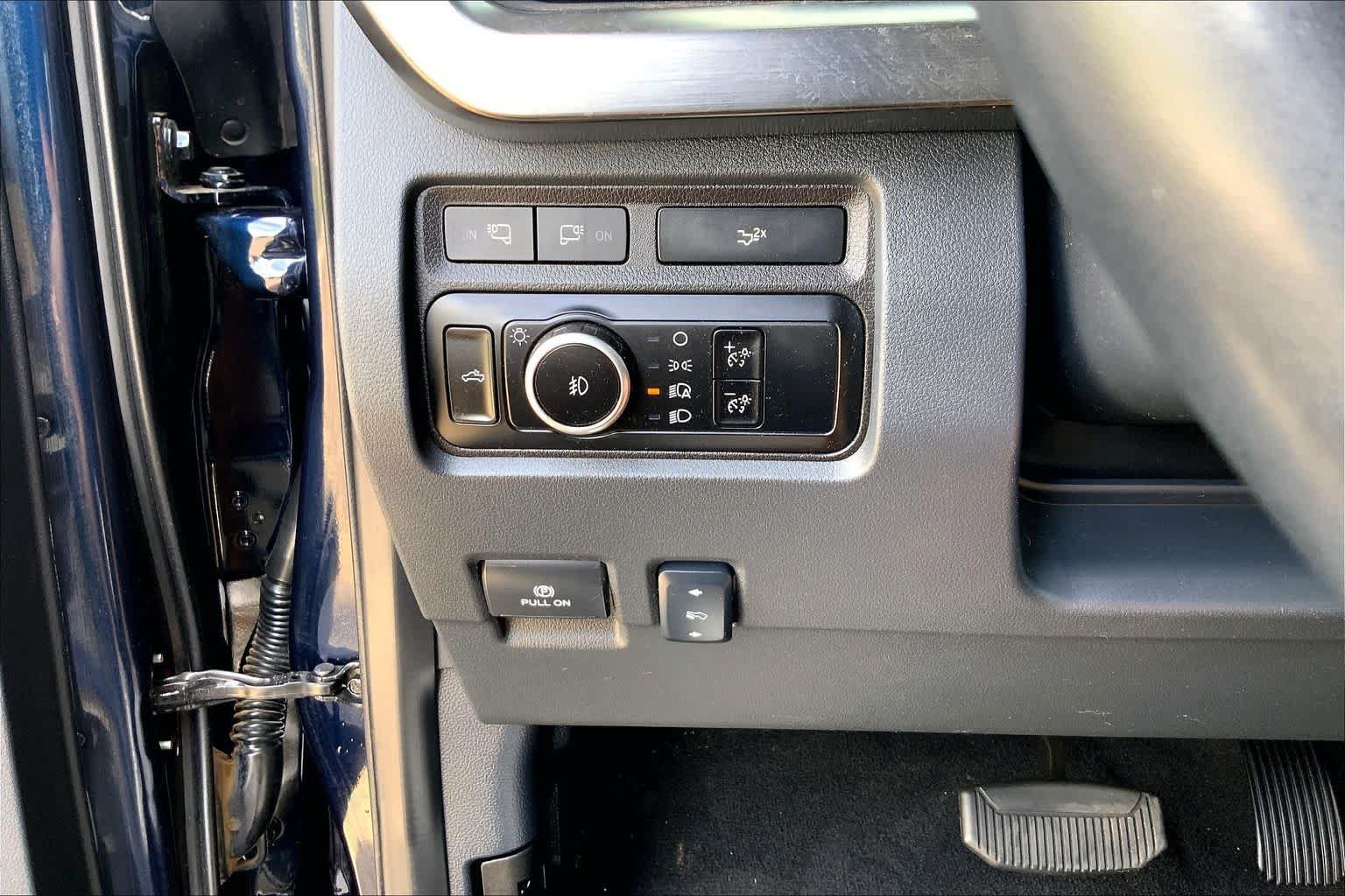 Certified 2024 Ford F250 Lariat w/ Lariat Ultimate Package AWD/4WD image 35