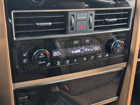 Used 2024 INFINITI QX80 Sensory AWD/4WD image 29