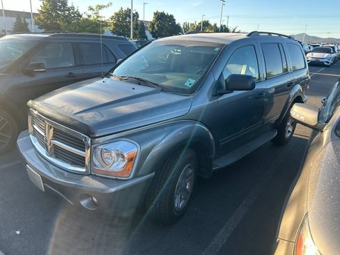 Used 2005 Dodge Durango Limited w/ Trailer Tow Group RWD image 2