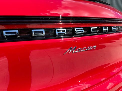 Certified 2026 Porsche Macan AWD/4WD image 14
