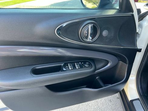 Used 2017 MINI Cooper Clubman S image 12