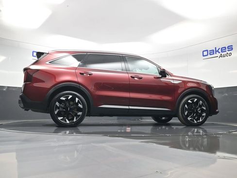 Certified 2025 Kia Sorento EX w/ Panoramic Sunroof Package image 49
