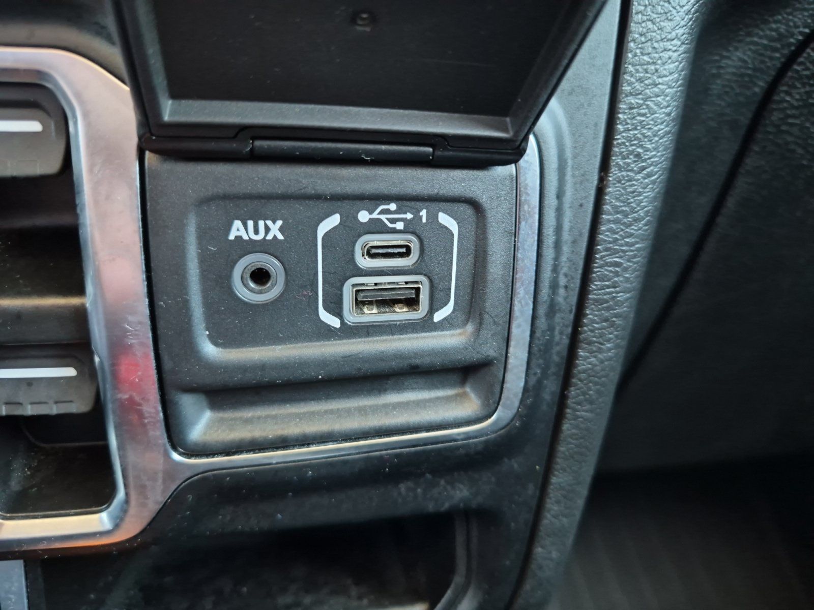 Used 2023 Jeep Gladiator Mojave AWD/4WD image 20