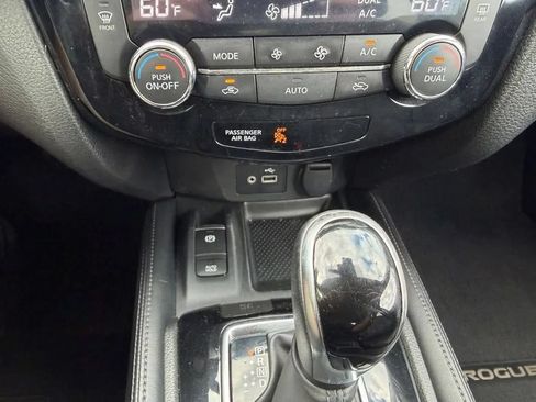Used 2019 Nissan Rogue SL w/ Premium Package AWD/4WD image 23