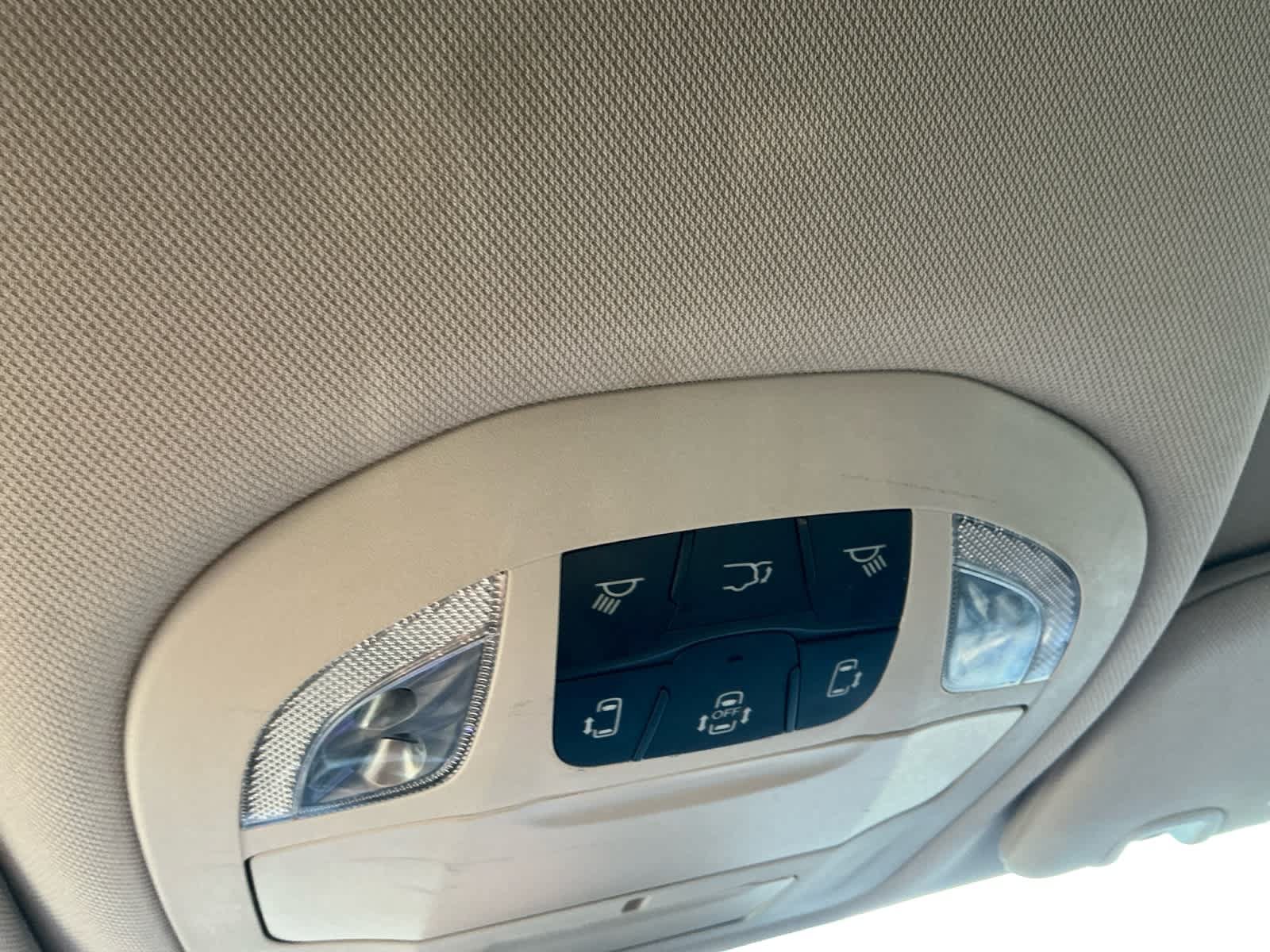 Used 2022 Chrysler Pacifica Touring-L FWD image 17