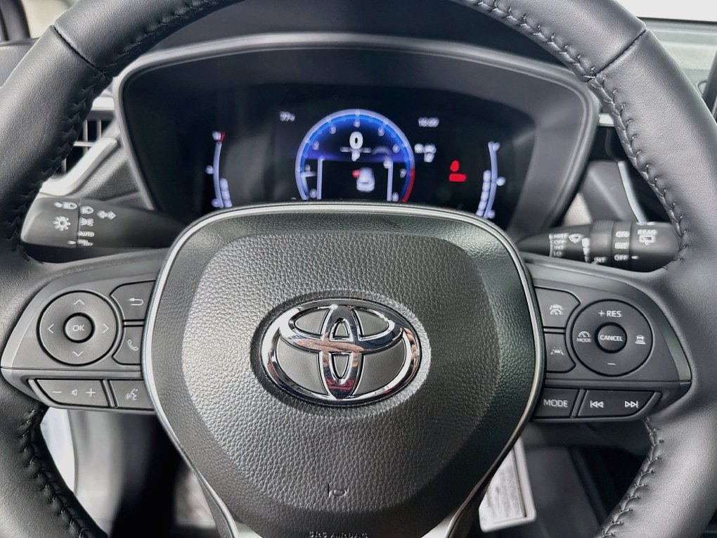 Used 2026 Toyota Corolla Cross LE FWD image 16