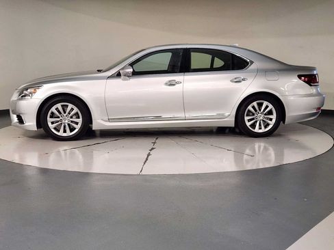 Used 2016 Lexus LS 460 w/ Comfort Package RWD image 5