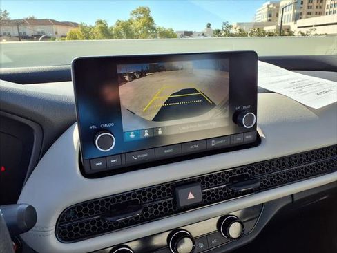 Used 2023 Honda HR-V LX image 19