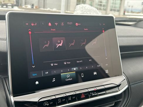 New 2026 Jeep Compass Limited image 30