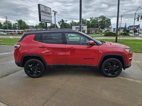 Used 2018 Jeep Compass Latitude AWD/4WD image 4