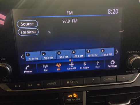 Used 2024 Nissan Altima 2.5 SV image 25