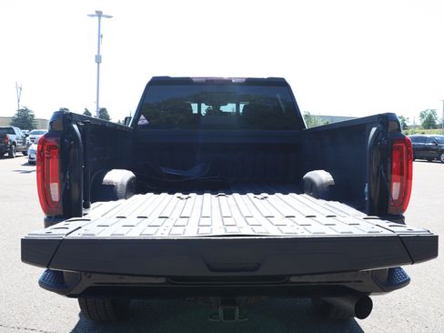 Used 2021 GMC Sierra 2500 AT4 w/ AT4 Premium Plus Package AWD/4WD image 18