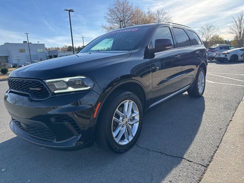 Used 2024 Dodge Durango GT image 3