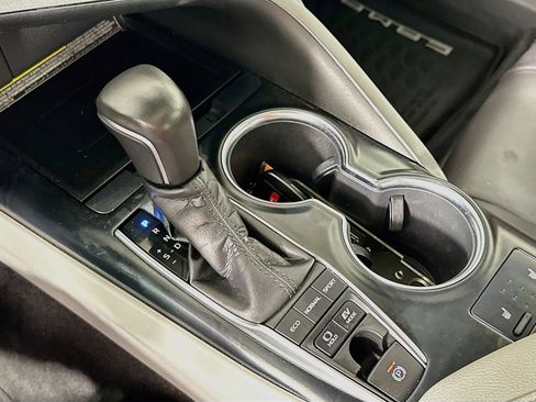 Used 2018 Toyota Camry XLE w/ Audio Package FWD image 17