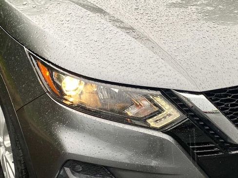 Used 2020 Nissan Rogue Sport SV w/ All-Weather Package FWD image 4