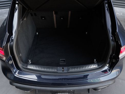Certified 2023 Porsche Macan S AWD/4WD image 27