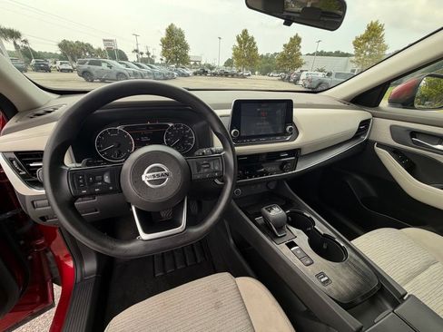 Used 2021 Nissan Rogue SV FWD image 24