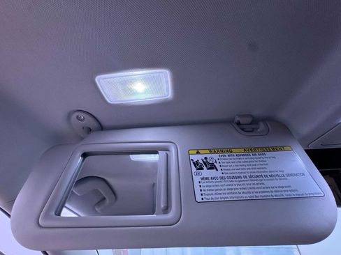 Used 2022 Toyota RAV4 Limited image 31