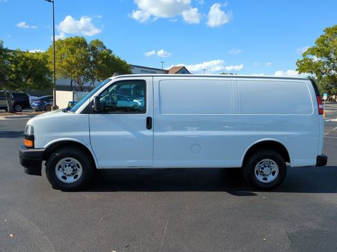 Used 2020 Chevrolet Express 2500 w/ Enhanced Convenience Package image 7