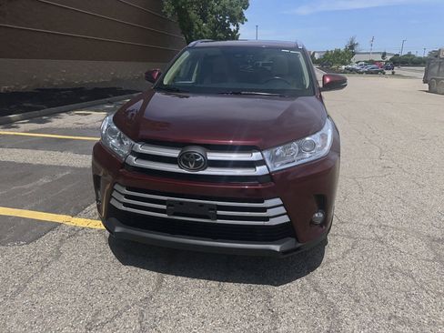 Used 2018 Toyota Highlander XLE w/ Protection Package #3 AWD/4WD image 11