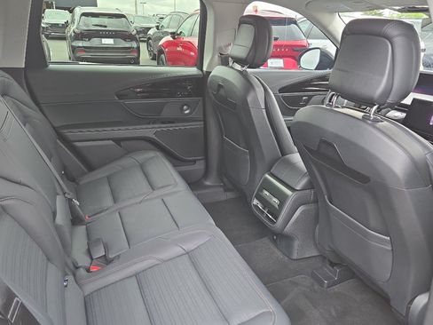 Used 2026 Lincoln Nautilus Reserve w/ Jet Appearance Package AWD/4WD image 17