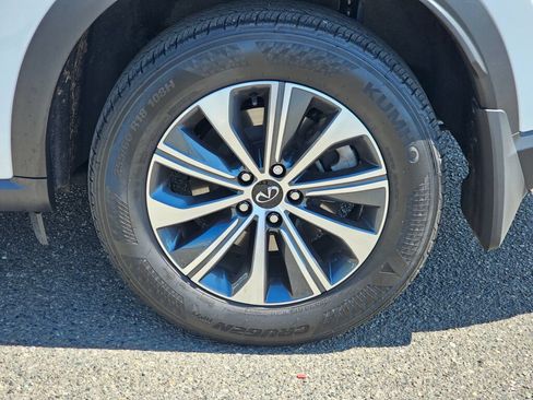 Used 2024 INFINITI QX60 Pure AWD/4WD image 9