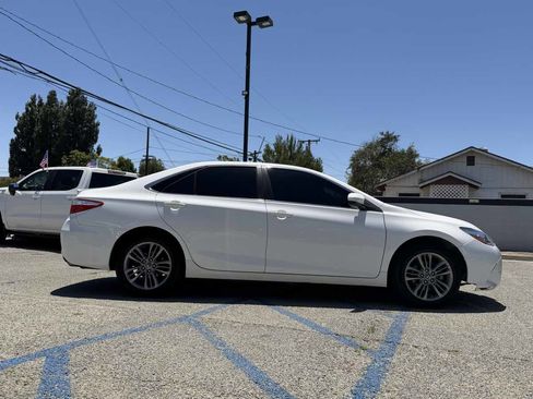 Used 2017 Toyota Camry SE FWD image 25