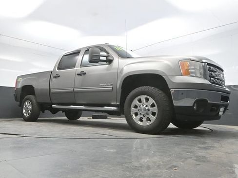 Used 2014 GMC Sierra 2500 SLE w/ SLE Preferred Package AWD/4WD image 29