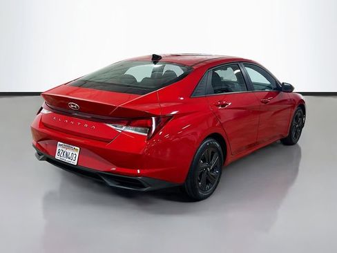 Used 2022 Hyundai Elantra SEL image 7