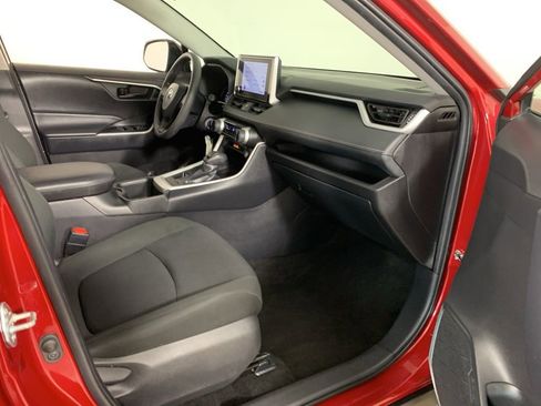 Used 2024 Toyota RAV4 LE AWD/4WD image 35