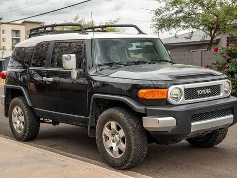 Used 2010 Toyota FJ Cruiser 4WD image 7