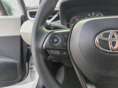 Used 2022 Toyota Corolla L image 17