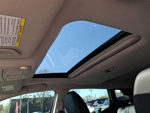 Used 2021 Nissan Rogue Sport SL w/ Premium Package image 14