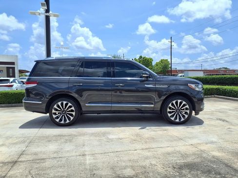 Used 2024 Lincoln Navigator Reserve AWD/4WD image 8