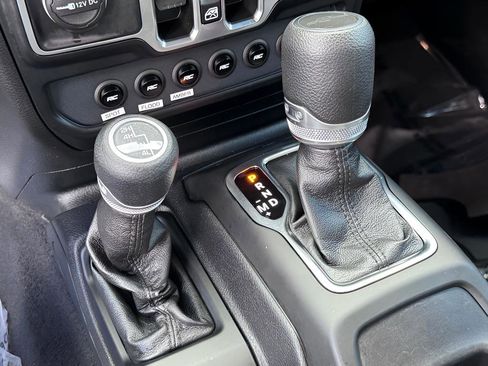 Used 2021 Jeep Gladiator Sport AWD/4WD image 34