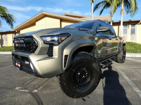 Used 2025 Toyota Tacoma TRD Sport image 17