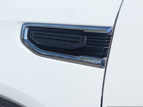 Used 2022 GMC Sierra 1500 SLE image 8